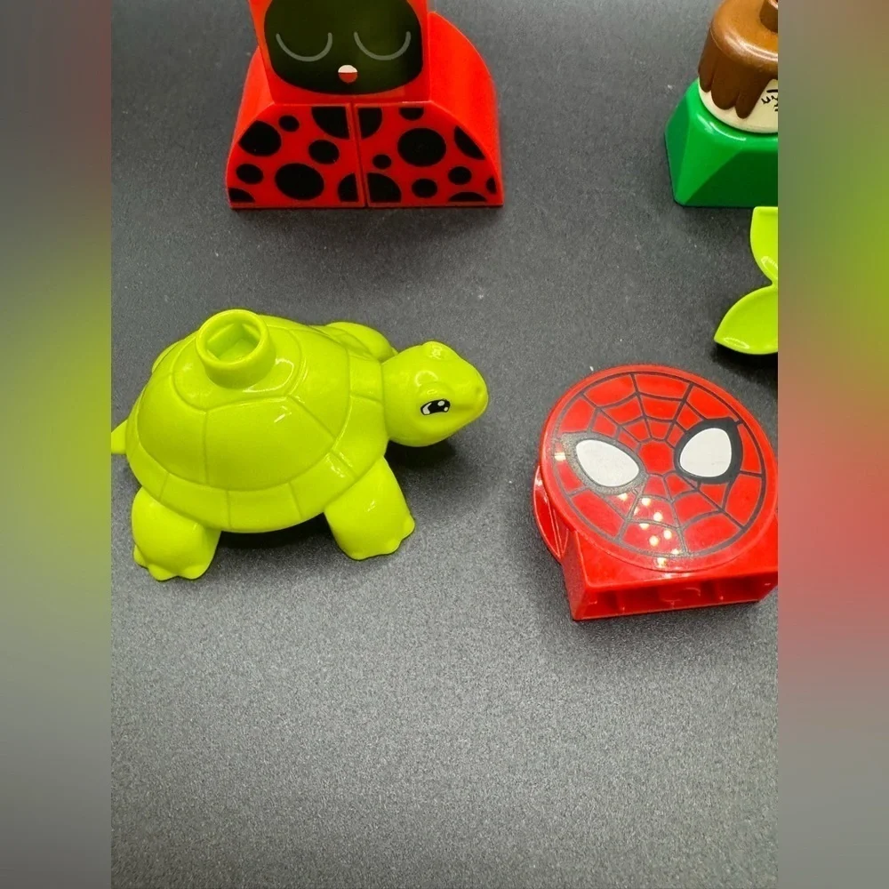 Assorted Vintage Lego Duplo 5 Pieces Spiderman Lady Bug Woman Turtle Flower